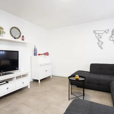 Apartment El Pisito De Montse *